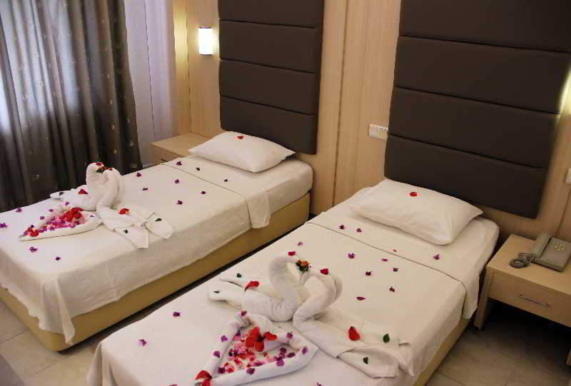 Ozcan Beach Hotel Turunc Exterior photo