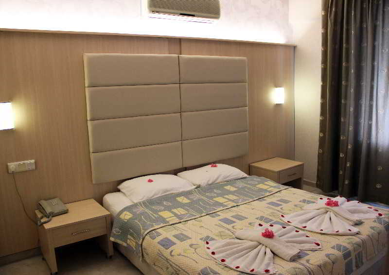 Ozcan Beach Hotel Turunc Exterior photo